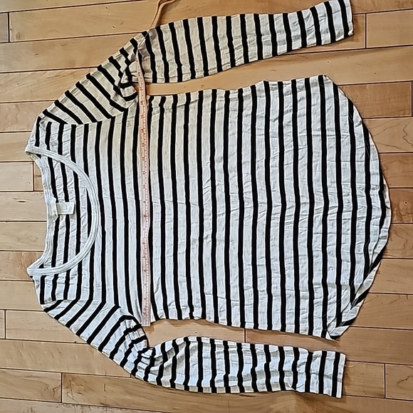 H&M Tops - H & M stipe long sleeve tee